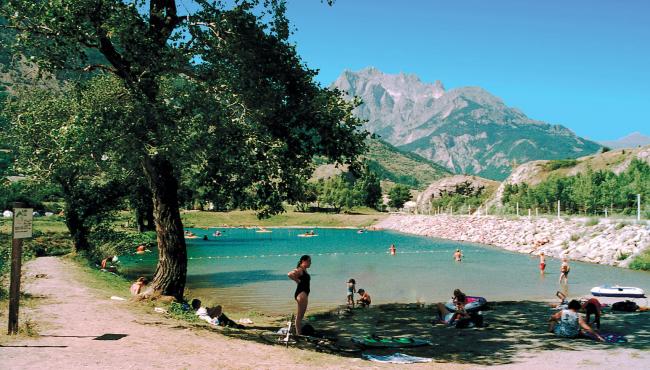 plan d'eau à côté du camping